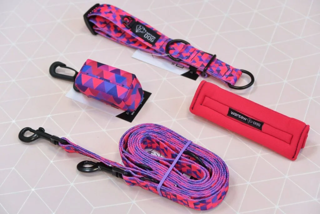 Light pink neoprene lining for leash