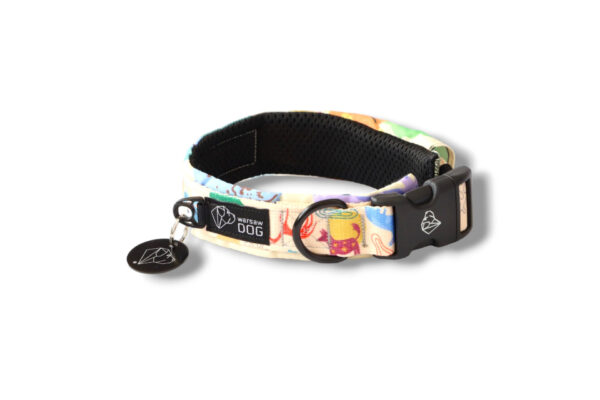 collar with a buckle and lining with a mesh breathable dog pattern